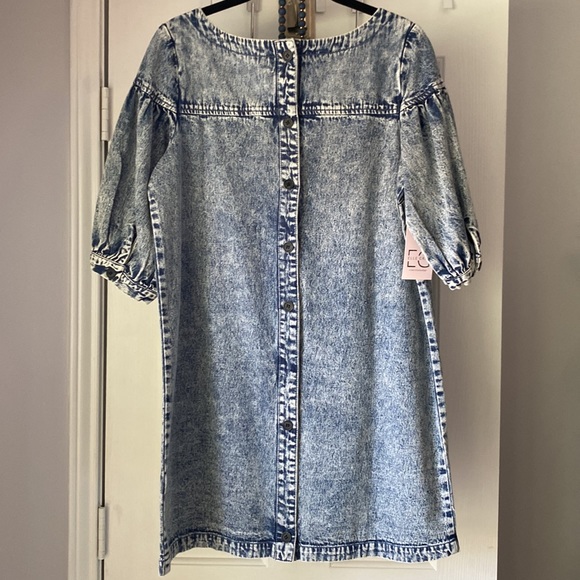 🆕Denim Shift Dress - Picture 3 of 6